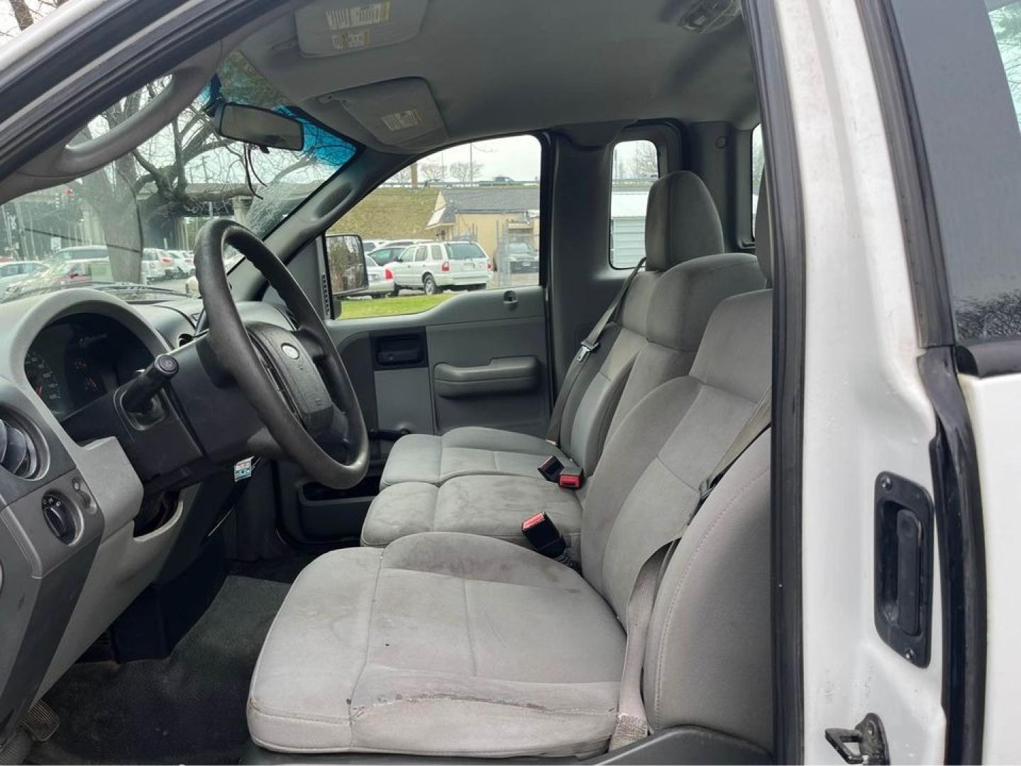 2005 WHITE /Grey Ford F-150 XL (1FTRF12W75N) with an 4.6 V8 engine, Automatic transmission, located at 5700 Curlew Drive, Norfolk, VA, 23502, (757) 455-6330, 36.841885, -76.209412 - Photo#8